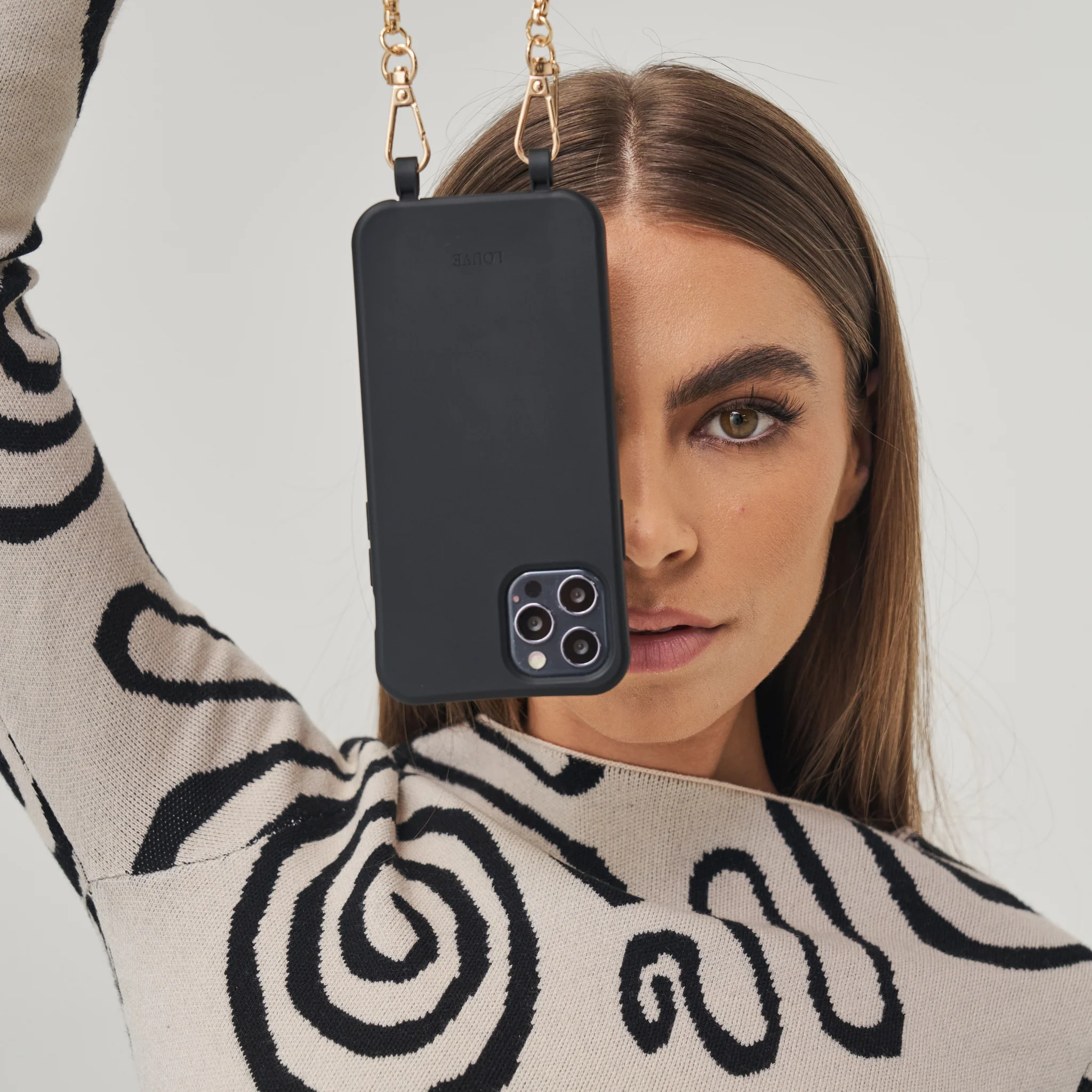 Le Café Noir Black Crossbody Phone Case - Image 11